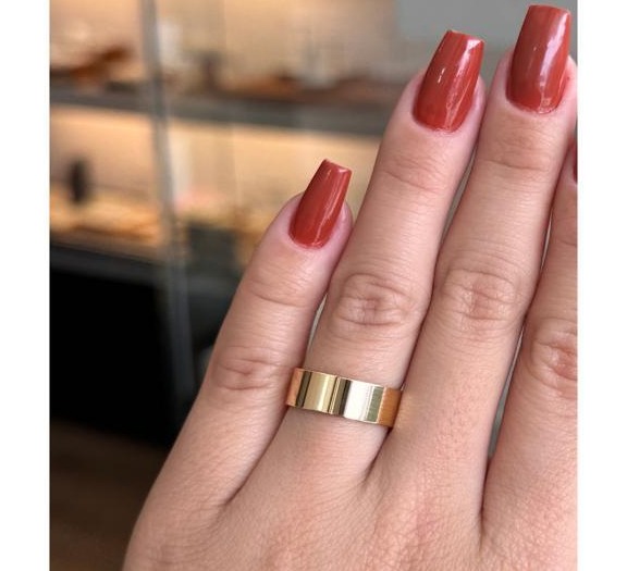 Alianca PE 6mm quadrada Ouro 18K